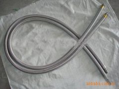 叉车是指对成件托盘货物进行装卸、堆垛和短距离运输作业的各种轮式搬运车辆